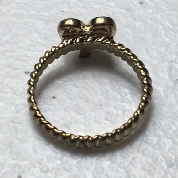 VTG Heart Ring Letter V Initial Size 7.25 Gold Tone Red Enamel Valentine's Day - Picture 4 of 6